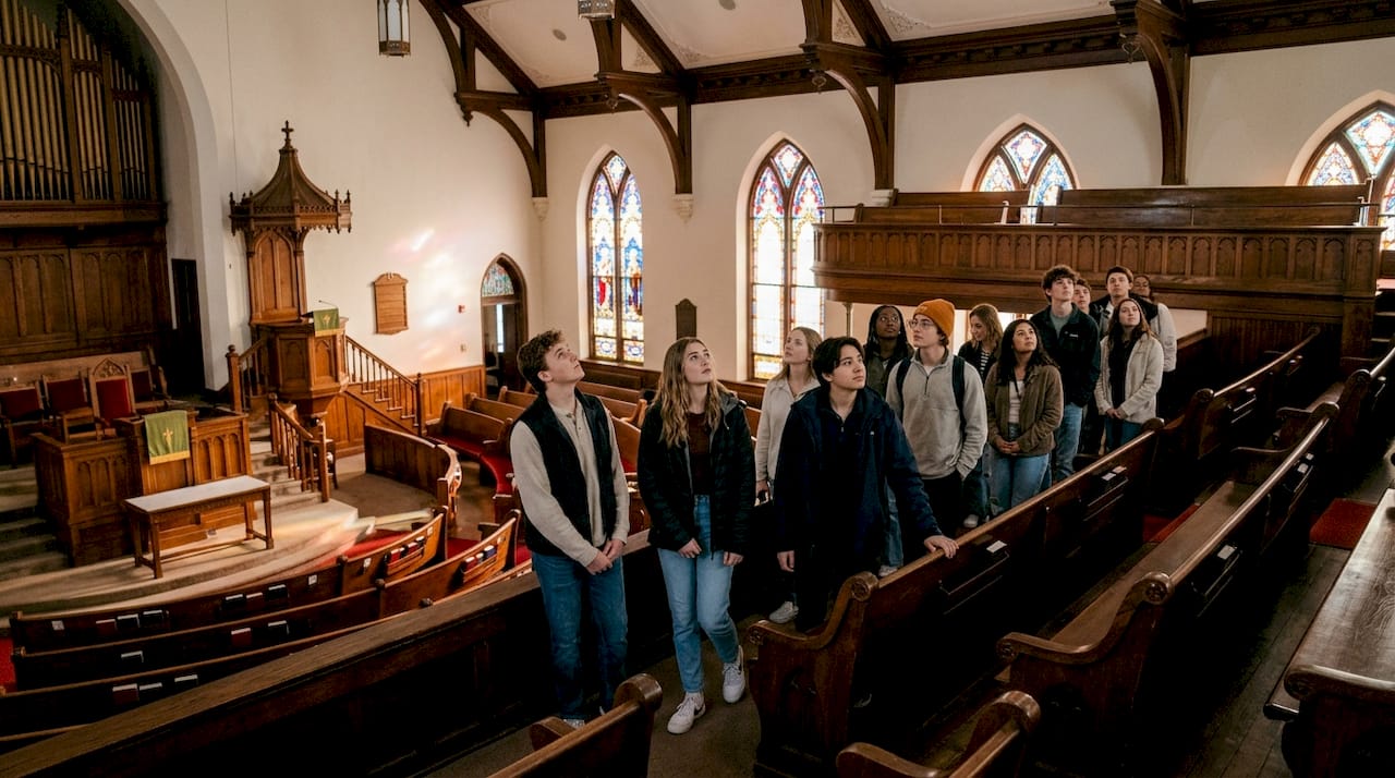 students observing ebenezer baptist church interior