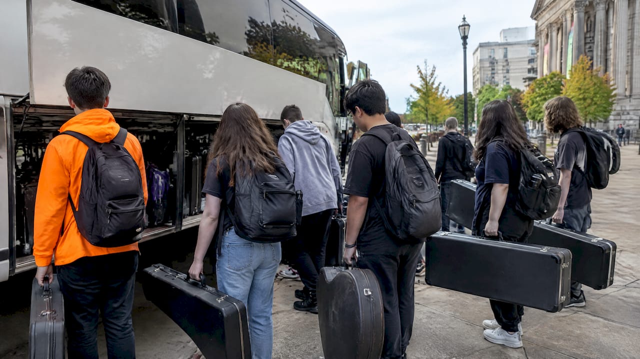 School Performance Trip Gear: Book Transport Weeks Ahead